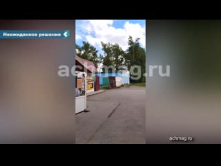 a resident of achinsk went to the store in a diving mask